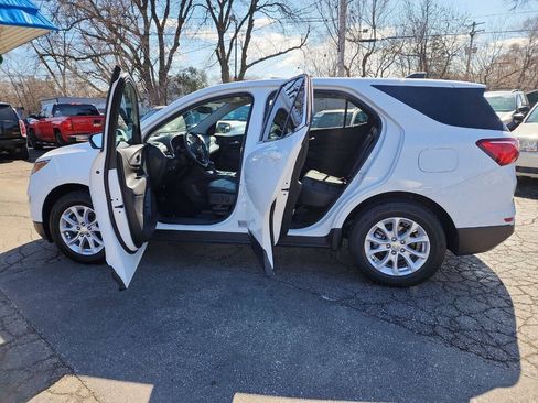 Used 2021 Chevrolet Equinox LT FWD image 12