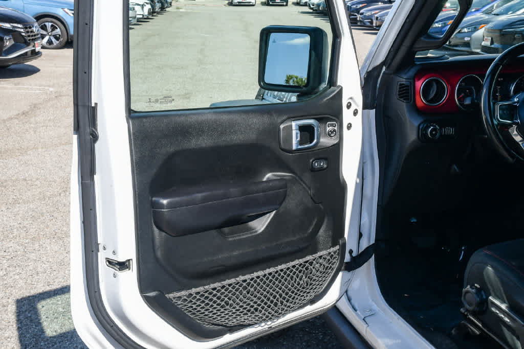 Used 2021 Jeep Wrangler Unlimited Rubicon w/ Safety Group AWD/4WD image 31