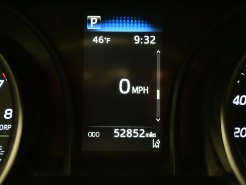 Used 2024 Toyota Camry SE image 24