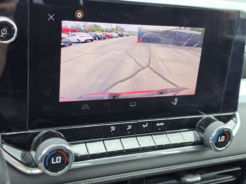 Used 2024 Chevrolet Colorado LT w/ LT Convenience Package AWD/4WD image 19