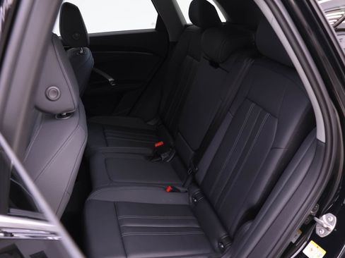 Certified 2025 Audi Q5 2.0T Premium w/ Convenience Package image 15