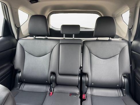 Used 2015 Toyota Prius V Five w/ Advanced Technology Package FWD image 15