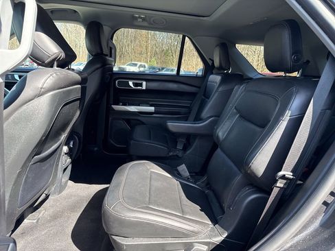 Used 2020 Ford Explorer XLT w/ Equipment Group 202A image 29