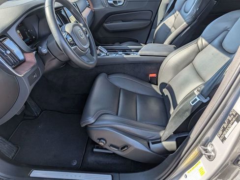 Used 2023 Volvo XC60 B6 Ultimate w/ Climate Package image 2