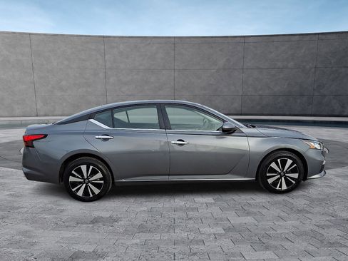 Used 2021 Nissan Altima 2.5 SV image 8