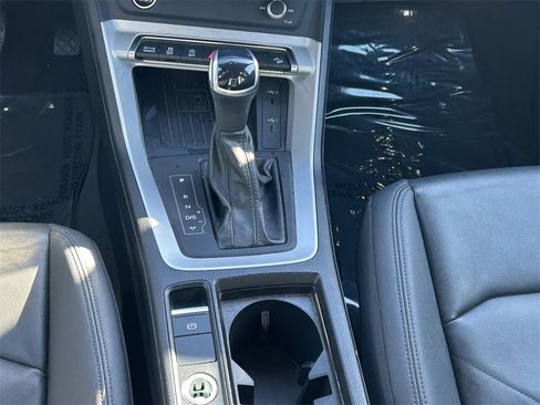 Used 2024 Audi Q3 2.0T Premium image 22