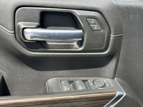 Used 2021 Chevrolet Silverado 1500 LT Trail Boss w/ Convenience Package II AWD/4WD image 19
