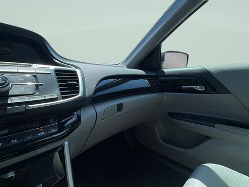 Used 2017 Honda Accord LX image 15