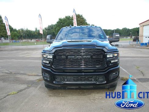 Used 2024 RAM 3500 Limited AWD/4WD image 8