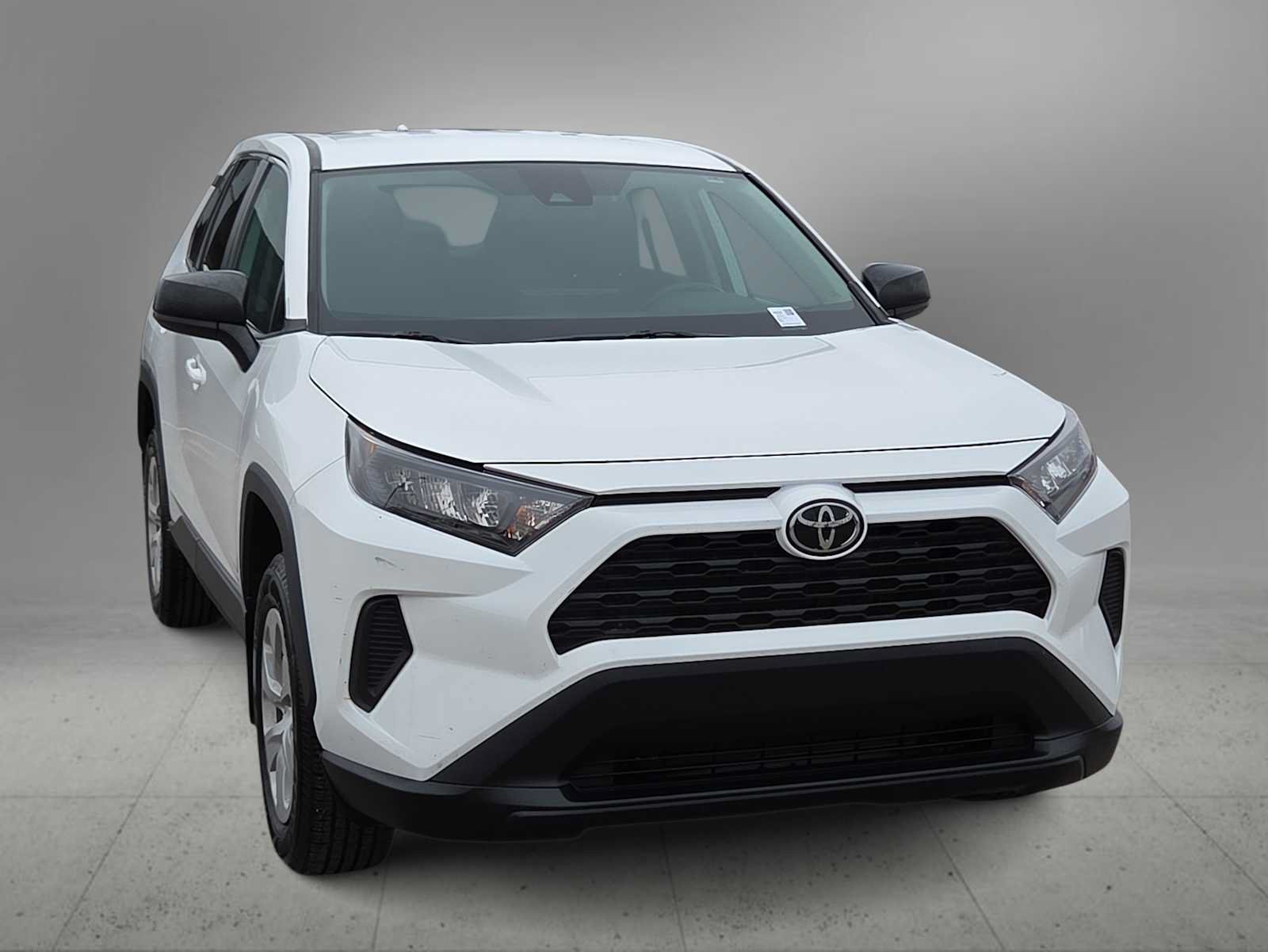 Used 2022 Toyota RAV4 LE AWD/4WD image 3