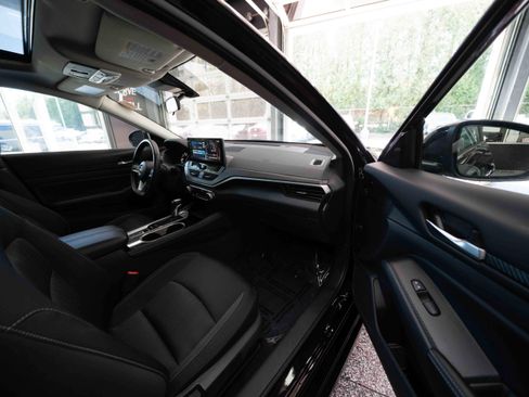 Used 2024 Nissan Altima 2.5 SV w/ SV Premium Package image 25