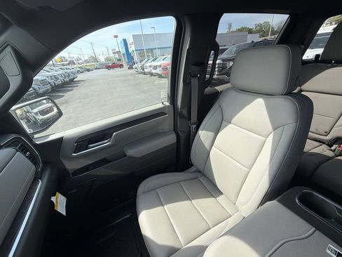 New 2026 GMC Sierra 1500 SLT w/ SLT Premium Package AWD/4WD image 30