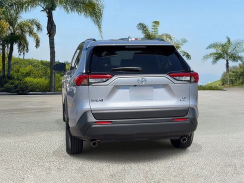 Used 2025 Toyota RAV4 LE AWD/4WD image 4