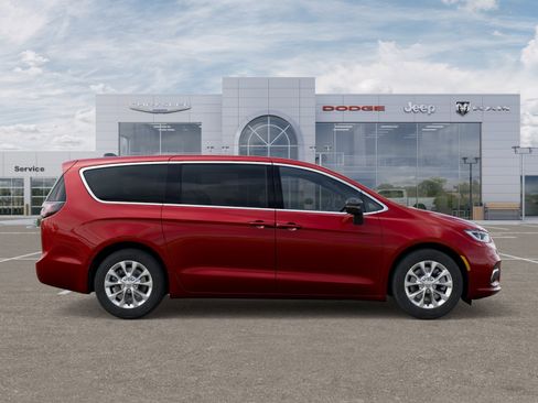 New 2026 Chrysler Pacifica Select AWD/4WD image 47