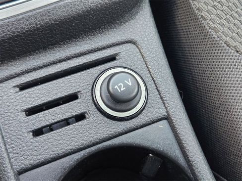 Used 2017 Volkswagen Golf S image 28