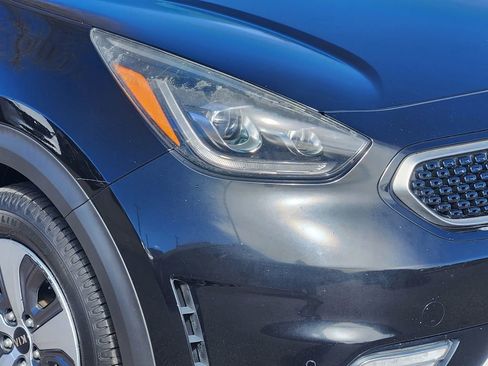Used 2018 Kia Niro EX Premium image 27