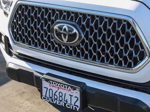 Used 2019 Toyota Tacoma TRD Off-Road image 6