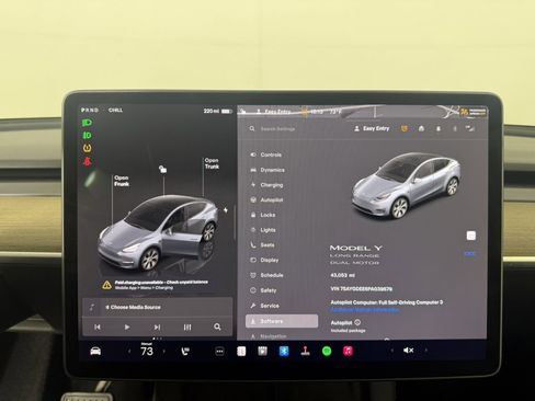 Used 2023 Tesla Model Y Long Range image 17