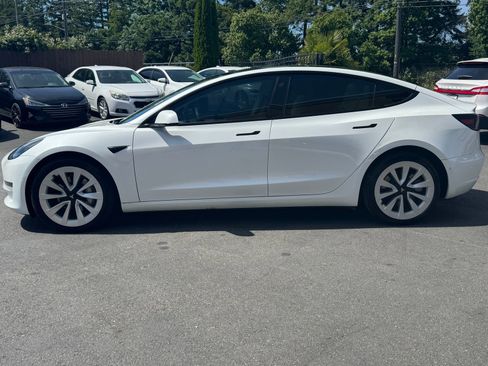 Used 2022 Tesla Model 3 Long Range AWD/4WD image 4