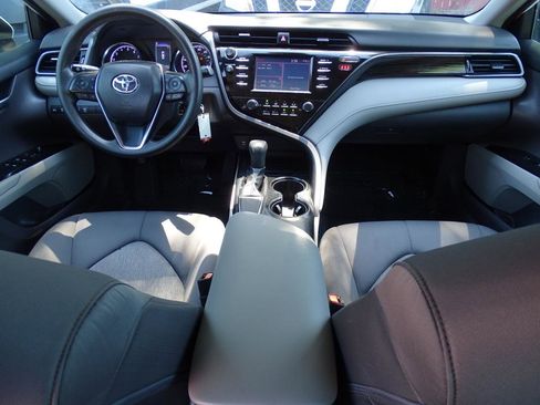 Used 2019 Toyota Camry LE FWD image 33
