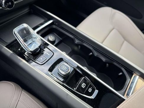 New 2026 Volvo XC60 B5 Plus w/ Protection Package Premier image 28