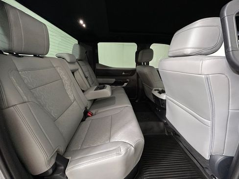 Used 2025 Toyota Tundra Limited AWD/4WD image 17