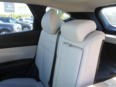 New 2025 Hyundai Tucson SEL image 18