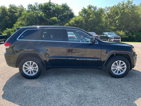 Used 2022 Jeep Grand Cherokee Laredo X AWD/4WD image 6