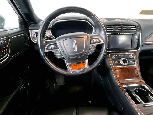 Used 2018 Lincoln Continental Reserve w/ Continental Climate Package image 5