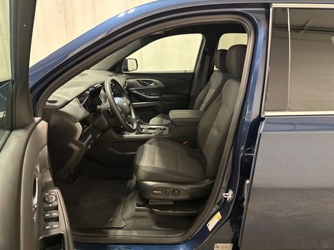 Used 2023 Chevrolet Traverse LT image 7