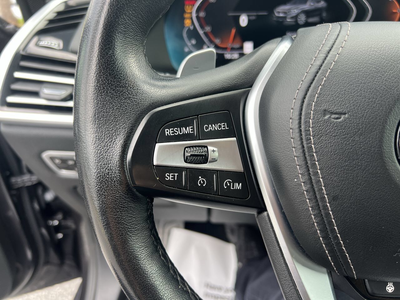 Used 2021 BMW X6 xDrive40i w/ Executive Package AWD/4WD image 19