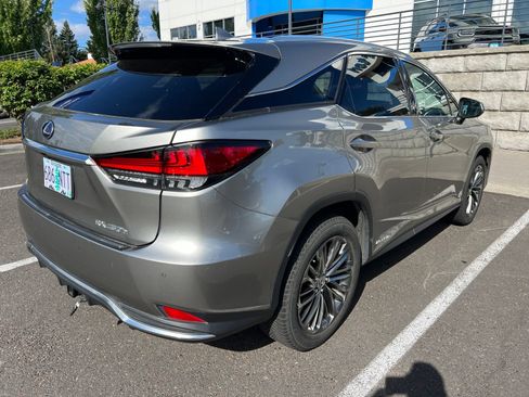 Used 2022 Lexus RX 450h AWD w/ Luxury Package image 4