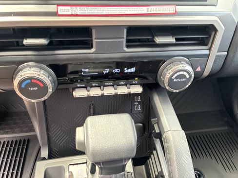 New 2026 Toyota 4Runner SR5 AWD/4WD image 22