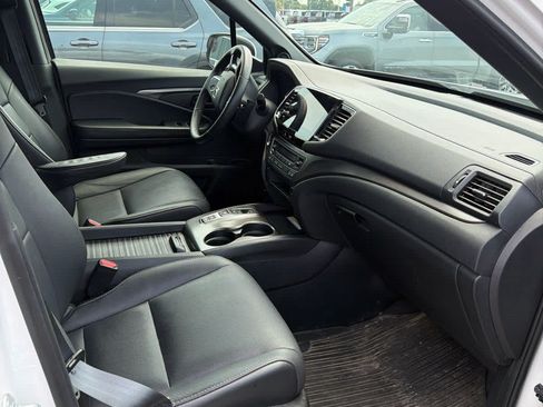 Used 2023 Honda Passport EX-L image 4