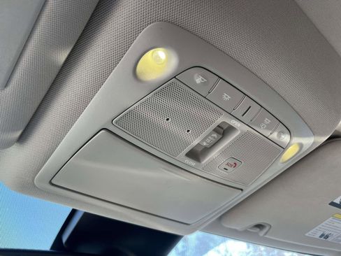 Used 2020 Nissan Rogue SL w/ Premium Package image 36