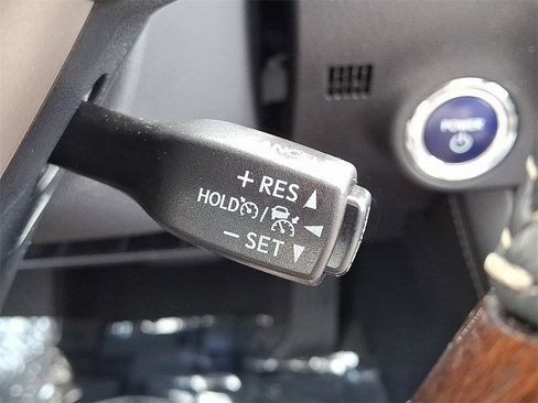 Used 2018 Lexus RX 450h AWD image 27