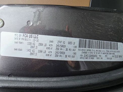 Used 2017 Chrysler Pacifica Limited w/ UConnect Theater Package image 41