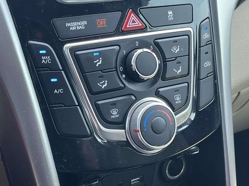 Used 2017 Hyundai Elantra GT FWD image 28