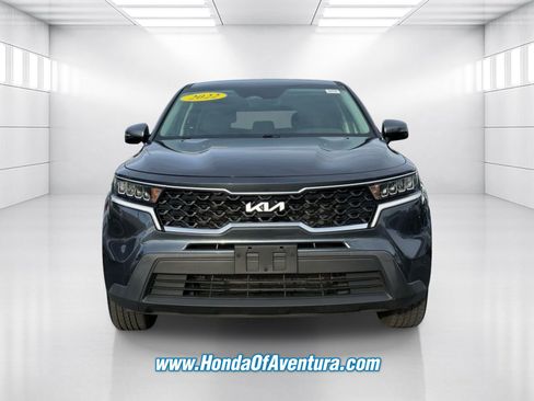 Used 2022 Kia Sorento LX AWD/4WD image 2