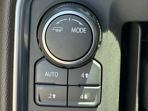 Used 2022 Chevrolet Silverado 2500 LTZ w/ LTZ Plus Package AWD/4WD image 17