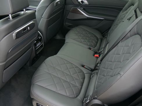 Used 2025 BMW X7 xDrive40i image 10