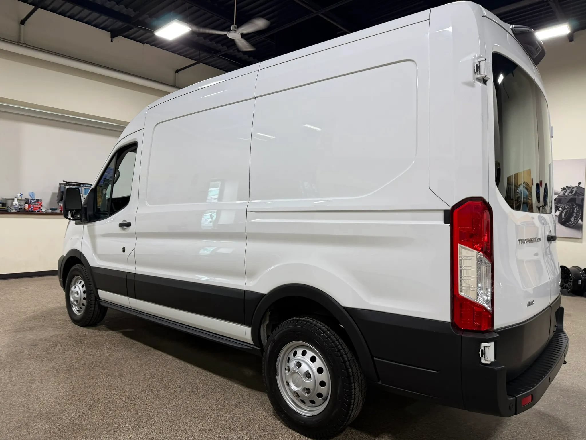 Used 2020 Ford Transit 250 Medium Roof AWD image 20