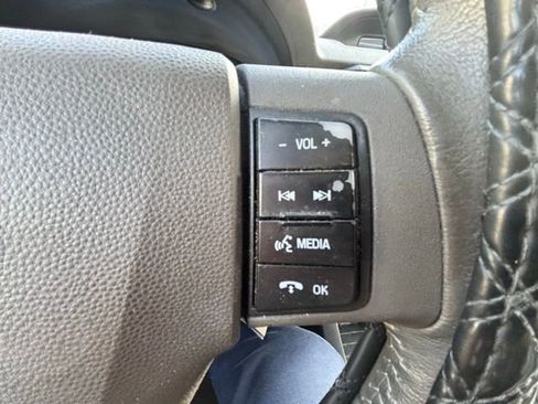 Used 2010 Ford Focus SEL image 11