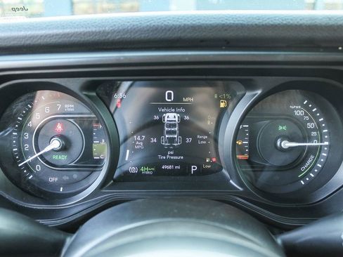 Used 2024 Jeep Wrangler Unlimited w/ Convenience Group AWD/4WD image 26