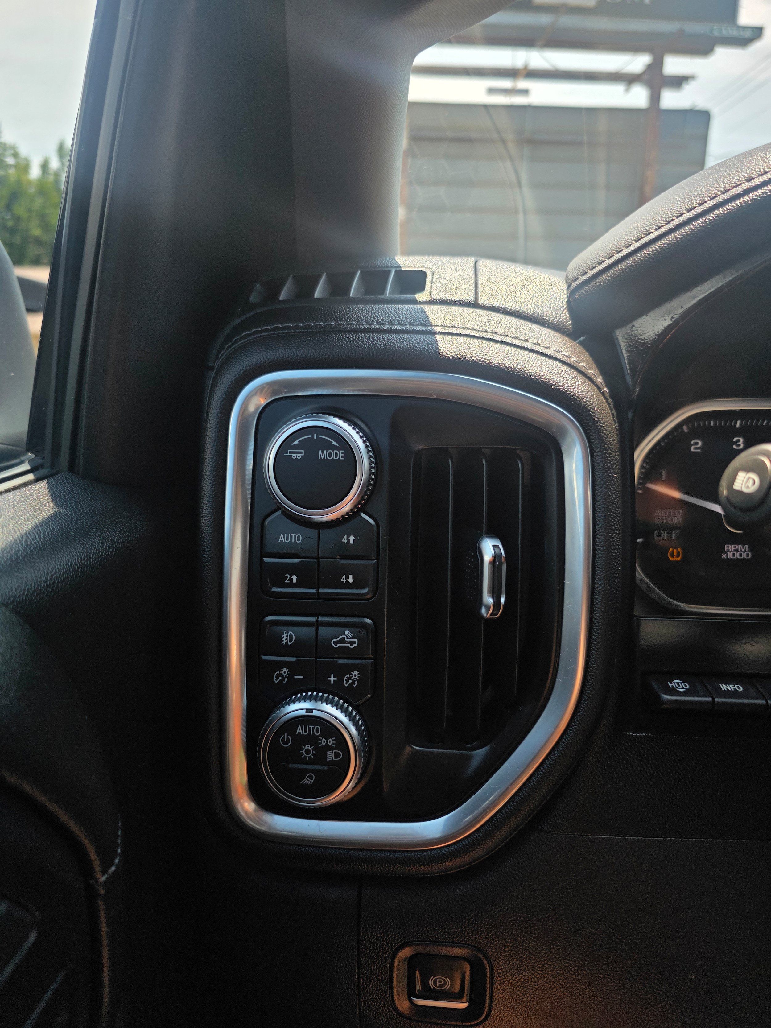 Used 2021 GMC Sierra 1500 Denali w/ Technology Package AWD/4WD image 14
