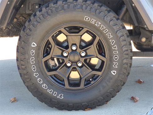 Used 2022 Jeep Gladiator Willys image 9