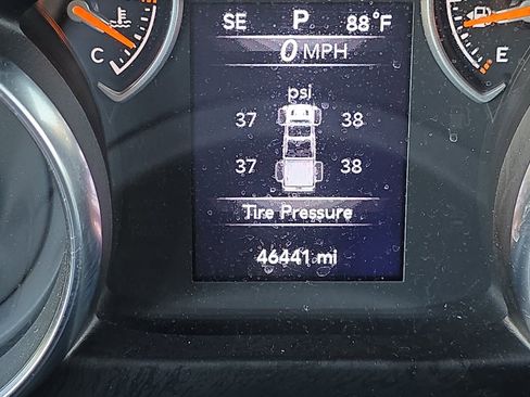 Used 2023 Jeep Gladiator Sport image 25