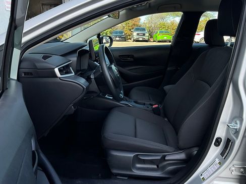 Used 2025 Toyota Corolla LE image 10