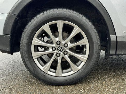 Used 2017 Toyota RAV4 Limited image 9