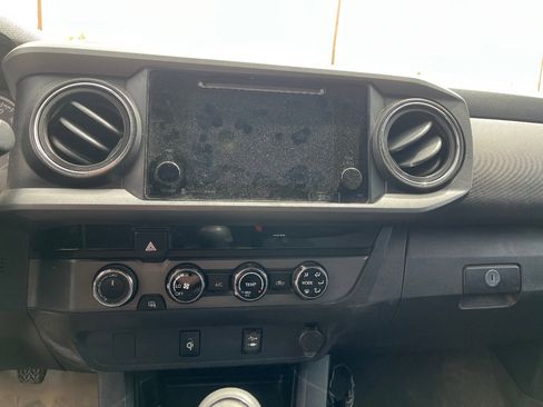 Used 2017 Toyota Tacoma TRD Off-Road w/ Tow Package image 9